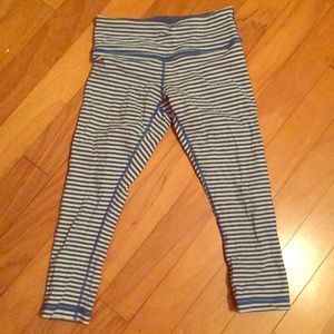 Lululemon cropped size 4 leggings